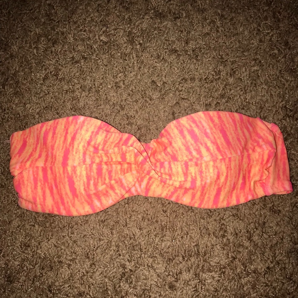 Strapless swim top